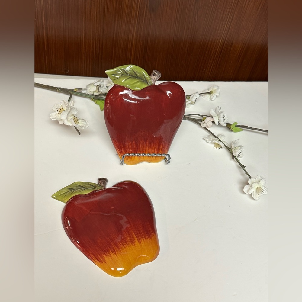 Home interiors Retired Sonoma Villa Fruits wall plaques apples shapes